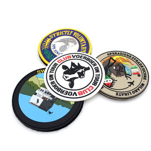 Écusson de vêtement en caoutchouc avec logo personnalisé Écussons 3D en PVC à repasser Appliques personnalisées auto-adhésives Écusson en caoutchouc Écusson en PVC - Product Image 4