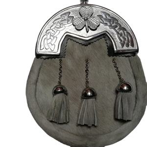 Sporran-vestido gris claro de cardo, traje masculino impresionante - Product Image 1