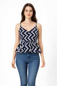 Top court sans manches au design tendance pour les soirées, léger, couleur noire - Product Image 6