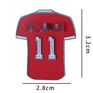 Vente en gros de broches de maillot de football en bronze épingle à vêtements en émail insigne avec <span class=keywords><strong>carte</strong></span> logo de sport poli pour cadeaux - Product Image 4