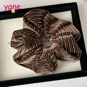 Nouveau velours lourd Vintage <span class=keywords><strong>grande</strong></span> <span class=keywords><strong>taille</strong></span> chouchou couleur unie bande de fosse Patchwork tissu tête fleur <span class=keywords><strong>bandeau</strong></span> pour filles enfants - Product Image 6