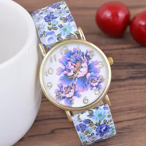 2024 Quartz Horloges, Mooie Bloemen Lederen Creatieve Vrouw Horloge Hot Selling Stijlvolle Charmante Dames Horloges