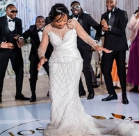 Robe de mariée sirène à col rond illusion, manches longues, corsage en satin plissé, ornée de perles scintillantes, pour mariées africaines