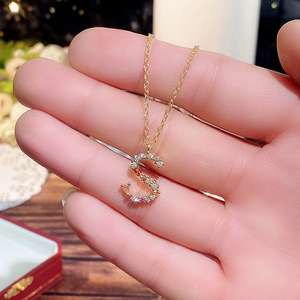 Collana con Ciondolo Lettera S, Gioiello con Charm Alfabetico - Product Image 2
