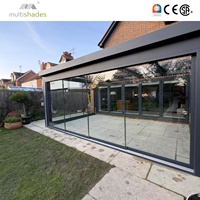 Porte coulissante élégante en aluminium de 22 mm avec verre insonorisé, installation sur rail encastré, isolation thermique moderne, extérieur et intérieur