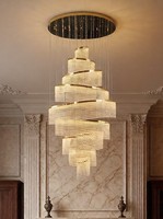 Lustre suspendu moderne de luxe avec grande spirale LED, base d'ampoule E12, perles de cristal K9 pour restaurants haut de gamme