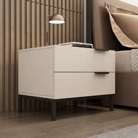 Mesita de Noche Zayshine Italiana Minimalista de Lujo, Color Blanco Arroz, Marco de Madera Maciza, Patas de Metal, Dos Cajones para el Dormitorio, Venta al por Mayor