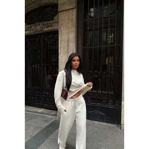 Pantalones de Traje Blancos Elegantes para Mujer - Product Image 1