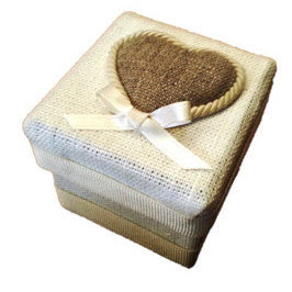 กล่องหัวใจทรงสี่เหลี่ยมบุนวม - Product Image 1