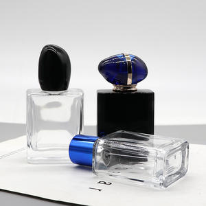 Flacons de parfum rechargeables en verre carré de 50 ml en gros, flacons cosmétiques vides carrés blancs cristallins avec bouchons à clipser, emballage en boîte - Product Image 1