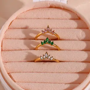 Aliança de casamento falso esmeralda zircão, coroa banhada a ouro 18K, anel ajustável curvado para mulheres