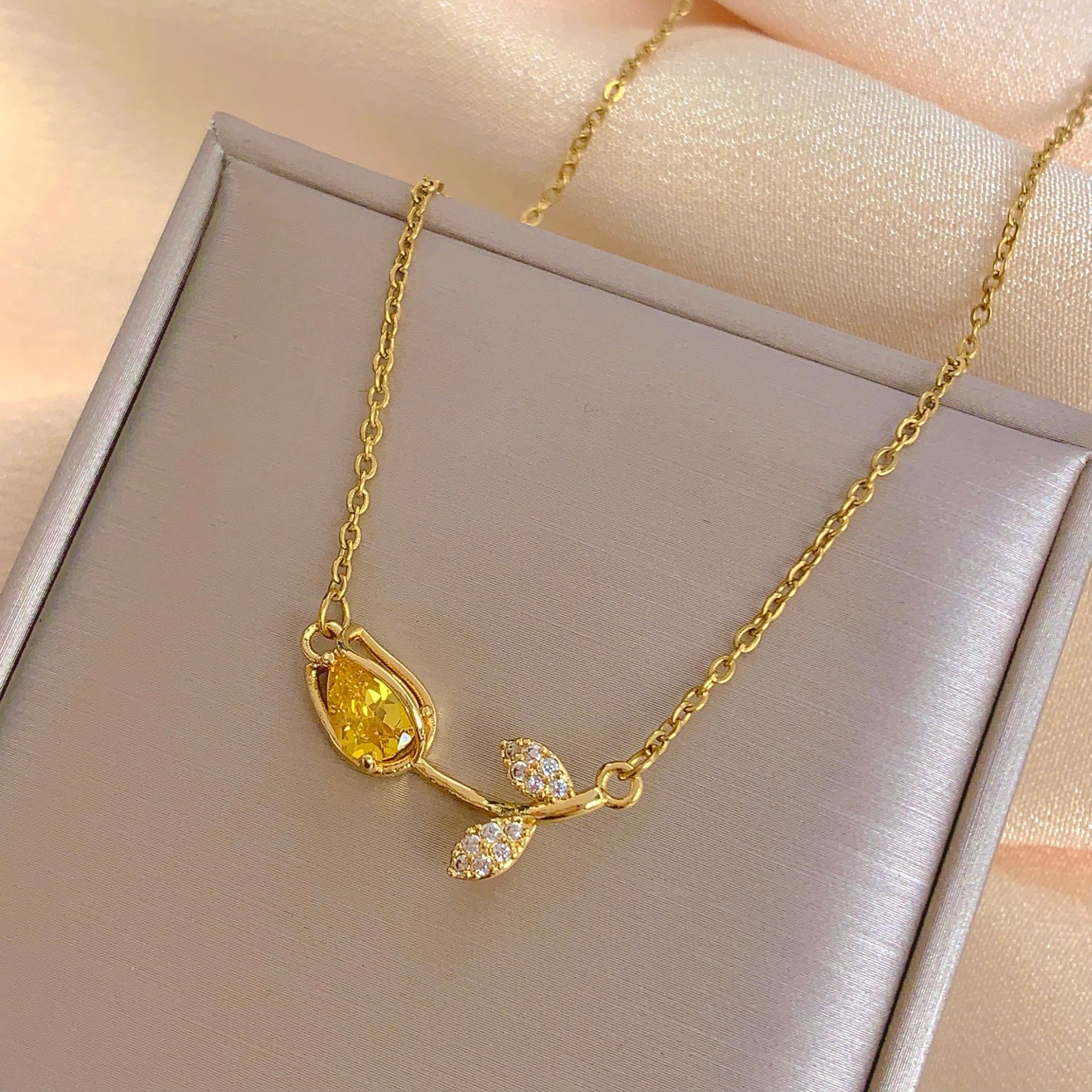 Yellow tulip necklace