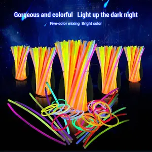 Bright Glow Sticks bracciali e collane Halloween Light In The Dark decorazioni per feste