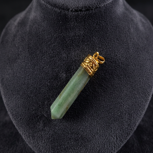 Pendentifs en métal faits à la main en cristal vert naturel, pointe de crayon en pierre, pendentif de guérison, vente en gros - Product Image 2