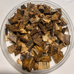Eco010 Legno di Agar di Hainan, Oud di Guangdong, Scaglie 3A 8-12 Anni, Granuli Piccoli Naturali Senza Additivi per Aromaterapia, Venduto al Chilo - Product Image 4
