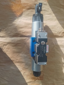 NG10 Spec 4WREE10E1 4WREE10W1 4WREE10EA 4WREE 10 E1-75-2X/G24K31/A1V วาล์วควบคุมทิศทางแบบสัดส่วนโดยตรง - Product Image 4