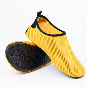 Chaussures d'eau avec empeigne en mesh, semelle en caoutchouc, respirantes, unisexes, légères, séchage rapide, pour la plage, l'été, le fitness et la course en extérieur - Product Image 4
