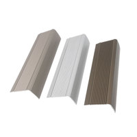 Fournisseurs de Foshan Vente en gros Design moderne anti-dérapant nez d'escalier Carreaux de céramique personnalisés et alliage d'aluminium