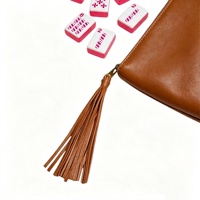 Sac de transport haut de gamme personnalisé pour jeu de Mahjong américain marron, avec logo gaufré, sac de rangement pour tuiles de Mahjong avec pompons et fermeture éclair