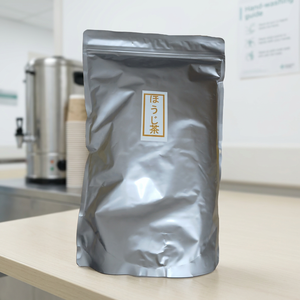 Té verde tostado Hojicha japonés en polvo en bolsa plateada de 1 kg, procesado al vapor al estilo japonés - Product Image 1