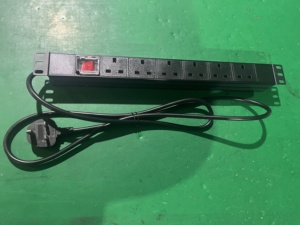 1U rack 19 "Rackmount <span class=keywords><strong>PDU</strong></span> cho trung tâm dữ liệu 6 anh <span class=keywords><strong>Switched</strong></span> ổ cắm 13A 230V phân phối điện thiết bị chứng nhận loại - Product Image 2