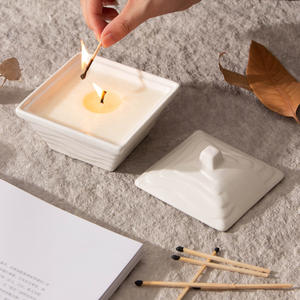 Porte-bougie carré en céramique personnalisé avec couvercle pour la décoration de la maison et les cadeaux DD0965 - Product Image 1