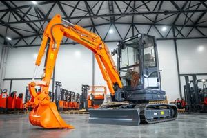 รถขุดล้อยี่ห้อ LONKING รุ่น CDM6020 ใหม่ น้ำหนัก 1.6 ตัน ระบบไฮดรอลิก บุ้งกี๋ขนาด 0.04 ลูกบาศก์เมตร รางกว้าง บูมแบบโมดูลาร์ เครื่องยนต์ ปั๊ม และมอเตอร์ - Product Image 3