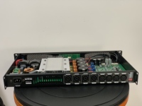 D Sınıfı Amplifikatör Profesyonel Güç Amplifikatörü 4 Kanallı 600W/800W Kanal Başına Dijital Stereo Amplifikatör Sahne Ses Sistemi için