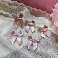 Noeuds floraux en satin préfabriqués avec nœud en ruban de nylon à cravate torsadée de soutien-gorge taille personnalisée pour accessoires de sous-vêtements et emballage cadeau
