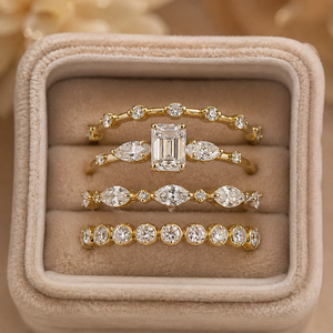 Set di Quattro Anelli Geometrici con Zirconi per Donne, Gioielli Eleganti e Versatili di Lusso alla Moda - Product Image 3