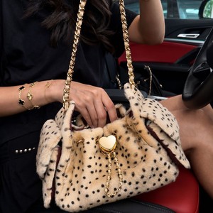 Nouvelle Collection Automne/Hiver 2026 – Sac Seau Doux et Moelleux à Imprimé Léopard avec Chaîne et Cordon <span class=keywords><strong>de</strong></span> Serrage, Porté Épaule ou Croisé - Product Image 3