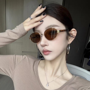 Lunettes de soleil rétro œil de chat pour femmes, monture intégrale, protection UV400, verres marron, style mode adulte - Product Image 1