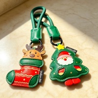 Porte-clés Pendentif Père Noël en Cuir PU Style Dessin Animé, Charme de Sac Mignon et Exquis, Écologique, Haute Qualité, Cadeau de Noël Fabriqué en Chine