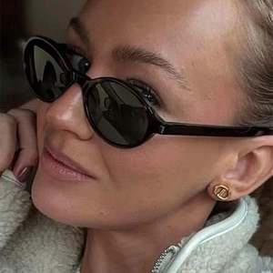 Lunettes de soleil rondes vintage tendance 2025 avec logo personnalisé, protection UV400, petite monture ovale pour femmes - Product Image 3