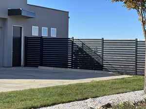 Sistema di Recinzione in Alluminio a Doghe Orizzontali Direttamente dalla Fabbrica per Forniture Esportazione a Lungo Termine e Cooperazione su Progetti - Product Image 5