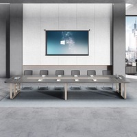 Ensemble de table et de chaises de salle de conférence de bureau moderne, grande et longue, pour la négociation et la formation