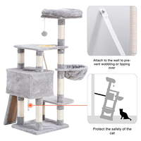Tour d'escalade pour chat en bois gris clair moderne avec panneau à gratter en sisal, grande maison de jeu pour chat