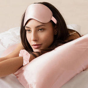 <span class=keywords><strong>Masque</strong></span> <span class=keywords><strong>pour</strong></span> les yeux de sommeil en soie 3D luxueux avec des œillets extra profonds <span class=keywords><strong>pour</strong></span> de longs cils en coton super doux respirant bloquant <span class=keywords><strong>la</strong></span> lumière bandeau - Product Image 1