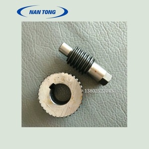 เฟืองตัวหนอนหนานทงสำหรับเครื่องพิมพ์ไฮเดลเบิร์ก ผลิตในเยอรมนี มือสอง - Product Image 1