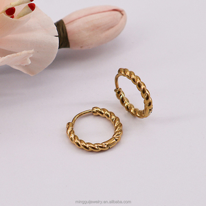 Pendientes de Clip Franceses Retro con Diseño Trenzado Diseño Inusual y Único. Pendientes de Acero Inoxidable para Uso Diario - Product Image 2