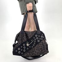 Tas Tote Jalanan Motif Leopard Personalisasi Y2K dengan Kapasitas Besar, Desain Pin dan Niche, Tas Selempang Bahu