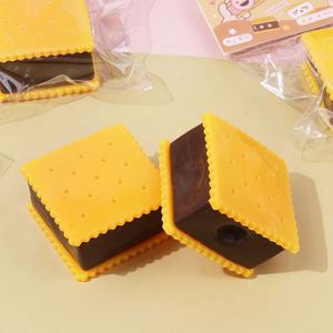 ของเล่นบิสกิตแซนวิชจำลองแบบใหม่ ขายส่ง เนื้อนุ่มเหนียว สนุก ตลก บีบคลายเครียด TPR คืนรูปช้า - Product Image 4