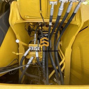 บริการหลังการขายสำหรับโครงการโครงสร้างพื้นฐาน รถขุดไฮดรอลิกแบบตีนตะขาบมือสอง โคมัตสึ PC200 ขนาด 20 ตัน พร้อมหัวขุดหลัง - Product Image 4