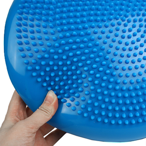 Disque <span class=keywords><strong>d</strong></span>'<span class=keywords><strong>équilibre</strong></span> gonflable en caoutchouc, <span class=keywords><strong>coussin</strong></span> de stabilité à picots de massage pour Yoga, Pilates, entraînement du tronc, fitness, exercices à domicile et en salle de sport - Product Image 6