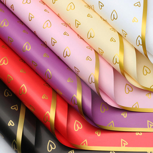 Papel de Regalo Impermeable con Diseño de Corazón y Borde Dorado para Floristas y Empaquetado de Regalos, Venta al Por Mayor - Product Image 2