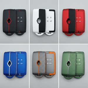 Housse de protection premium pour carte-clé Renault : Étui en silicone antichoc et résistant aux chutes avec accent rouge sportif et poignée latérale en nid d'abeille - Product Image 1