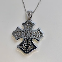 Nouvelle croix collier pendentif exquis en laiton pendentif séparation des couleurs traitement de galvanoplastie pour bijoux colliers