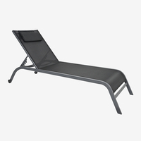 Silla Reclinable Ajustable para Exteriores con Reposacabezas y Ruedas Delanteras, Estructura Metálica, para Patio, Piscina y Jardín
