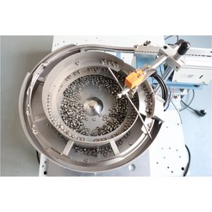 Metal Kapaklar İçin 1 Yıl Garantili Özelleştirilmiş Paslanmaz Çelik Motorlu Titreşimli Besleyici - Product Image 4