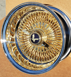 Jantes chromées or 13x7 pouces à rayons inversés, avec 4 adaptateurs et 4 débrayeurs - Product Image 1